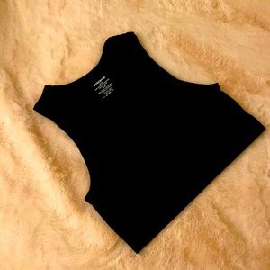 Black, sleeveless crop top